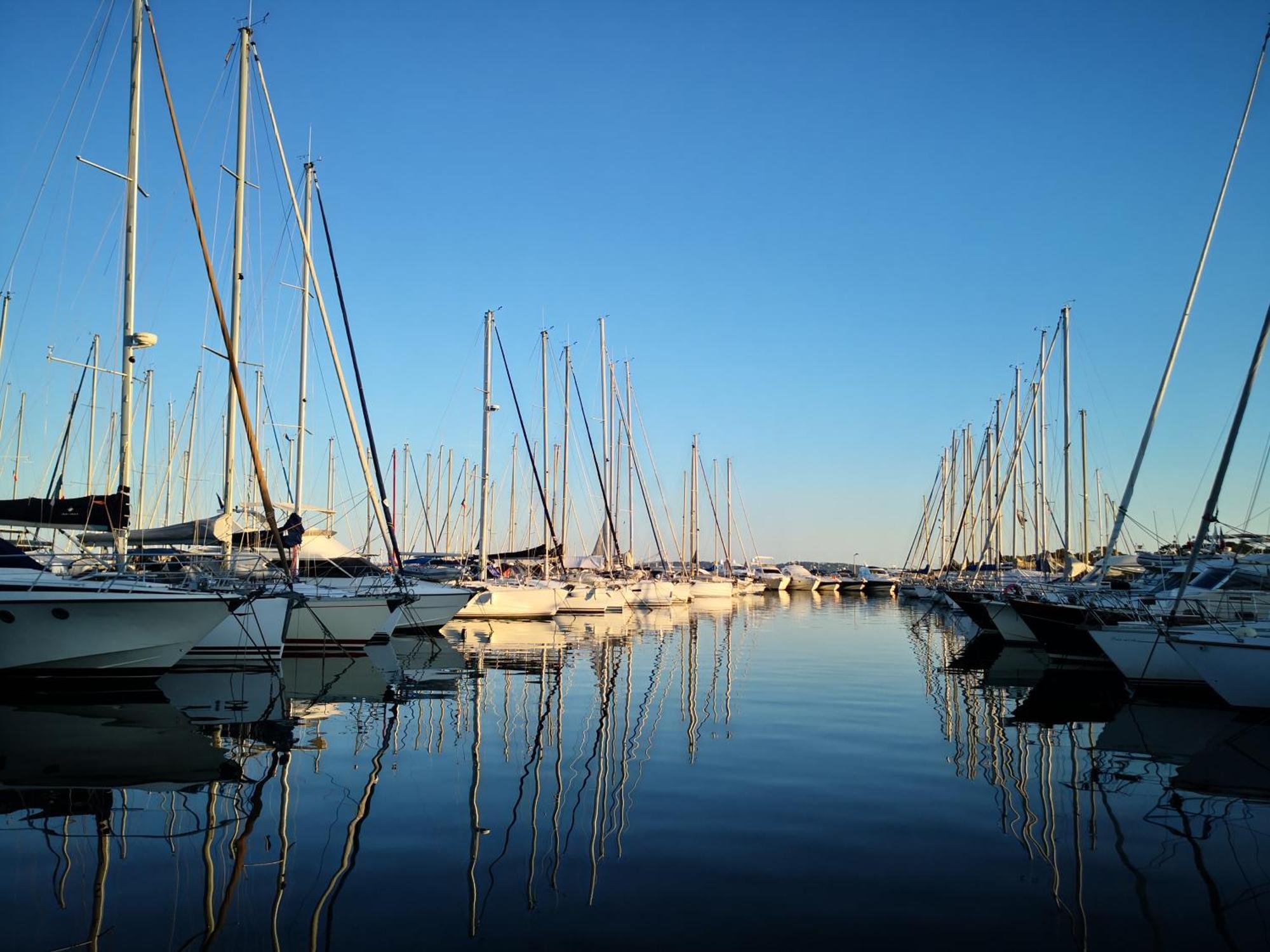 Studio A Hyeres Port - Proche De Toutes Commodites ภายนอก รูปภาพ